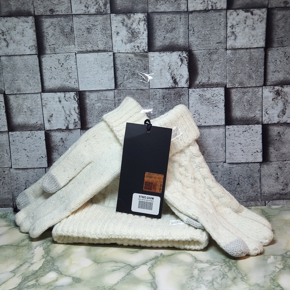 Harley- davidson White sparkly Knit Hat Gloves Set ( One Size ) - Picture 3 of 10